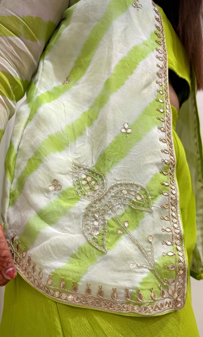Saaz Green Leheriya Set
