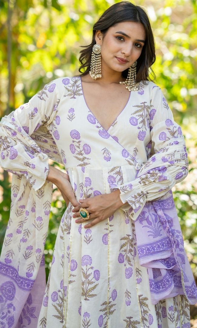 Swarnika Floral Aanrakha Set