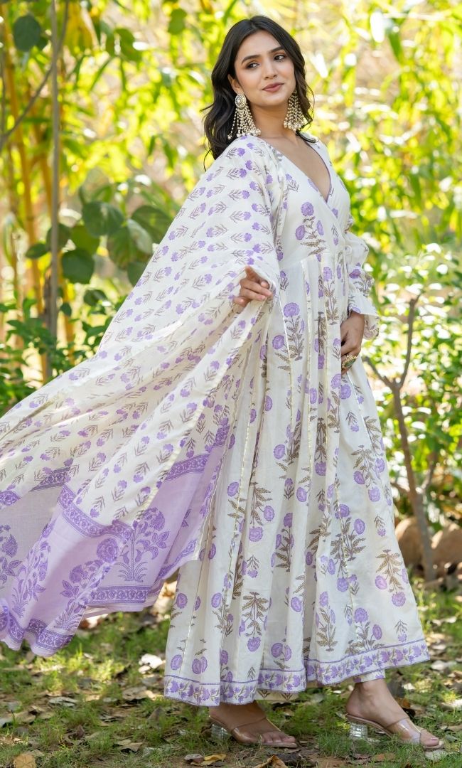 Swarnika Floral Aanrakha Set