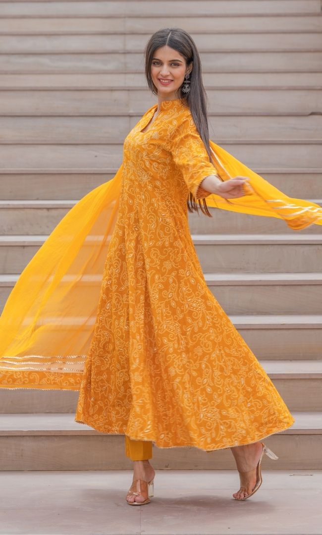 HALDI BANDHANI ANARKALI SET