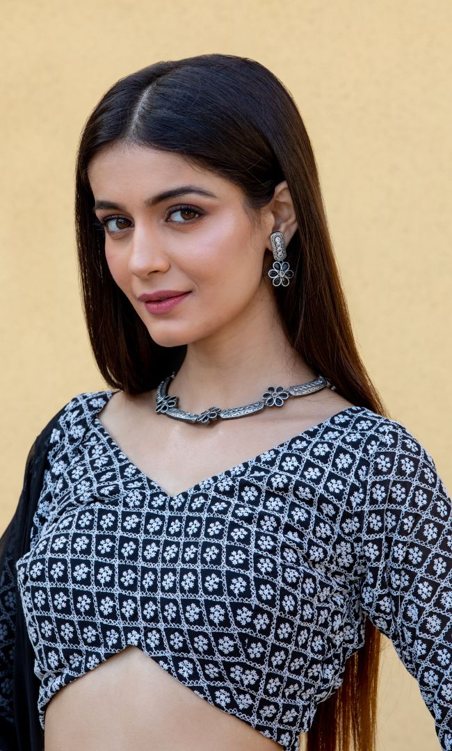 BLACK EMBROIDERED LEHENGA SET