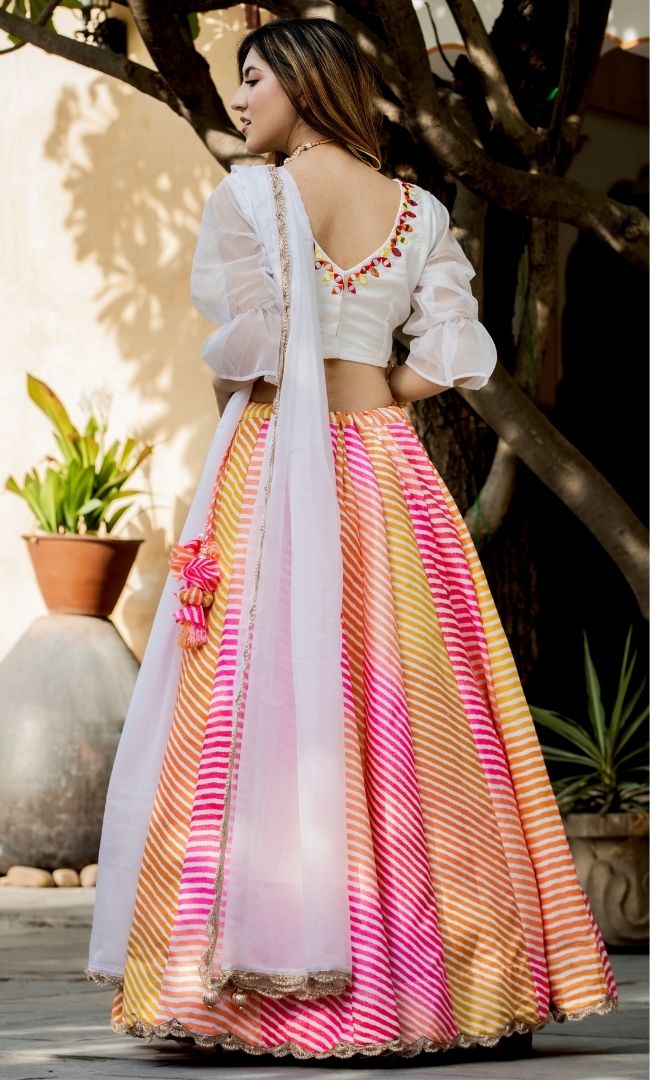 WHITE-LEHERIYA KALIDAR LEHEANGA & MIRROR WORK BLOUSE WITH DUPATTA SET