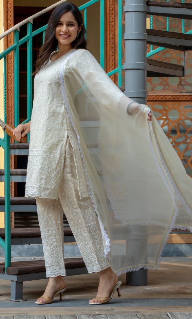 OFF WHITE CHIKANKARI KURTA
