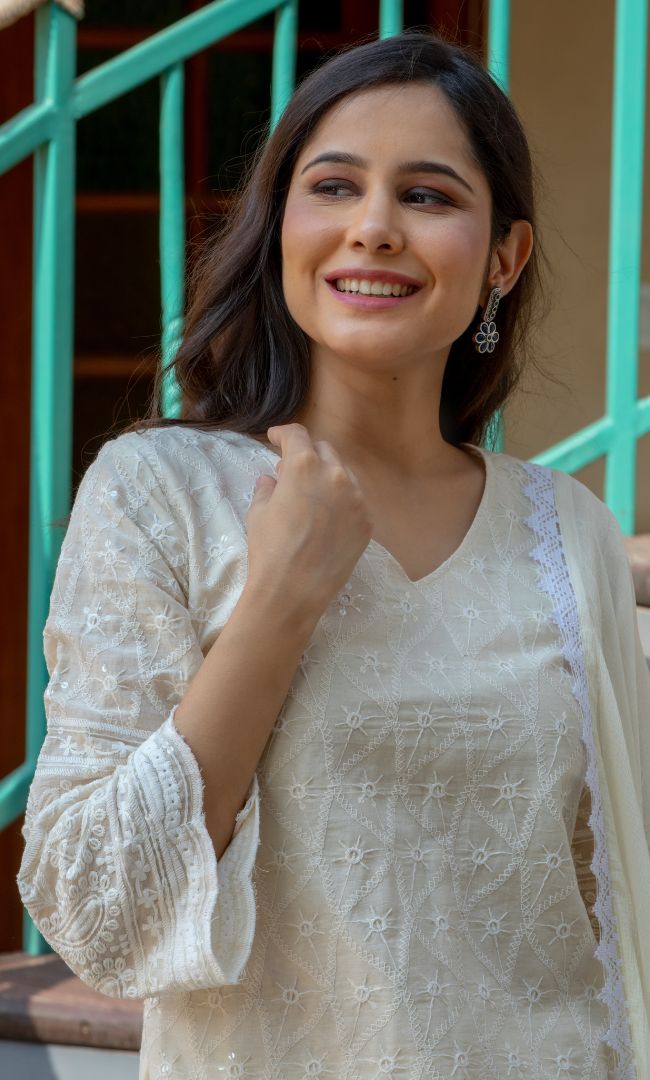 OFF WHITE CHIKANKARI KURTA