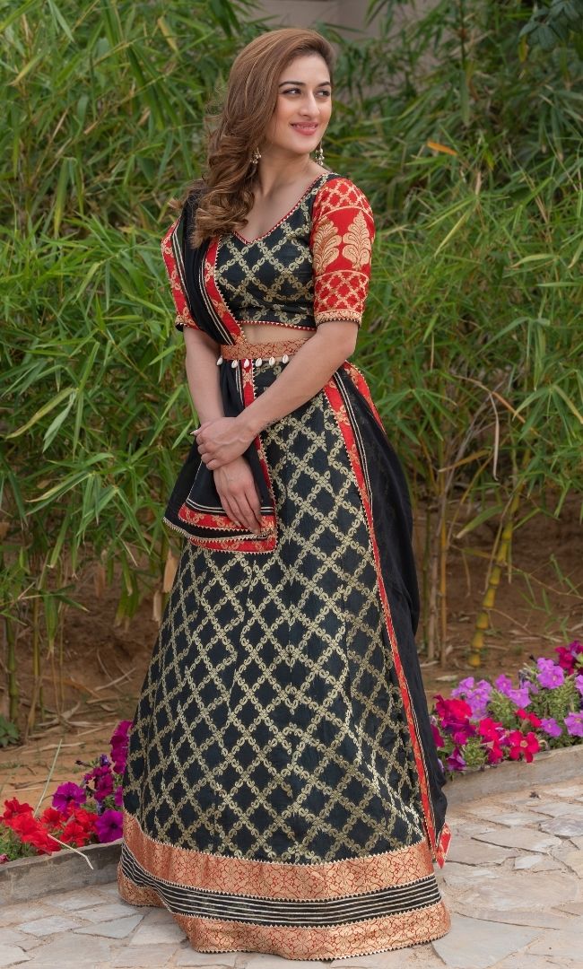 OMBRE BLACK LEHENGA SET